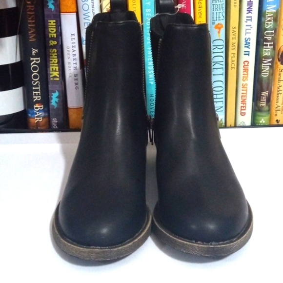 ROCKET DOG BLACK PULL-ON MOTO ANKLE BOOTS SIZE 6.5 NWT - Picture 2 of 12